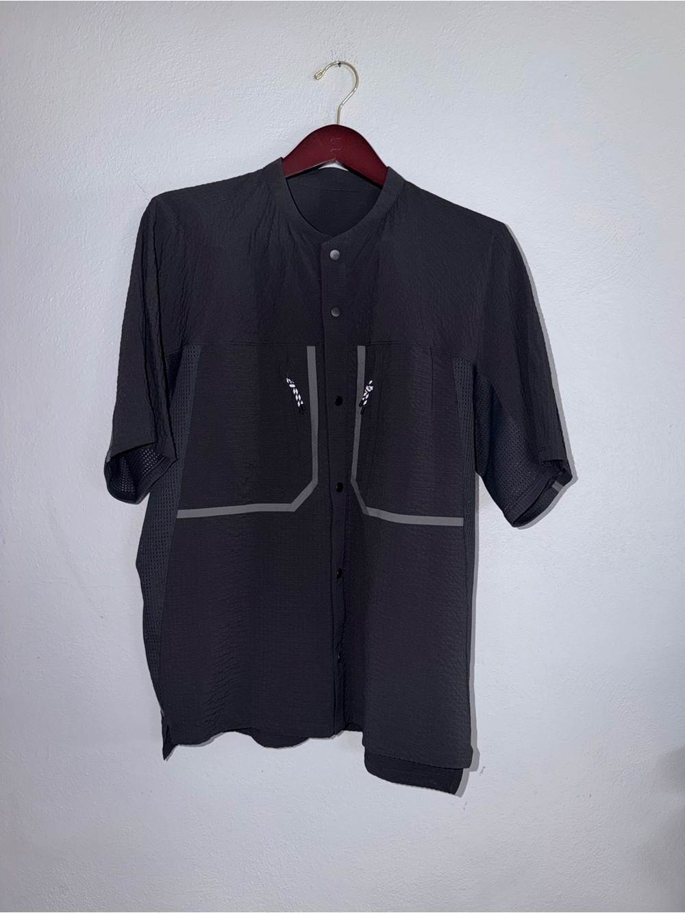 Lululemon Light Weight Hike short Sleeve overshirt - Picture 2 of 4